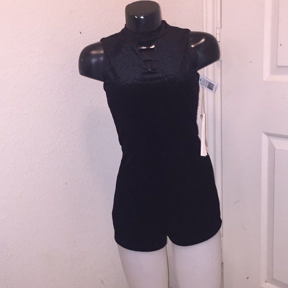 Maddie Black Keyhole Ribbed Sleeveless Romper - Picture 1 of 8
